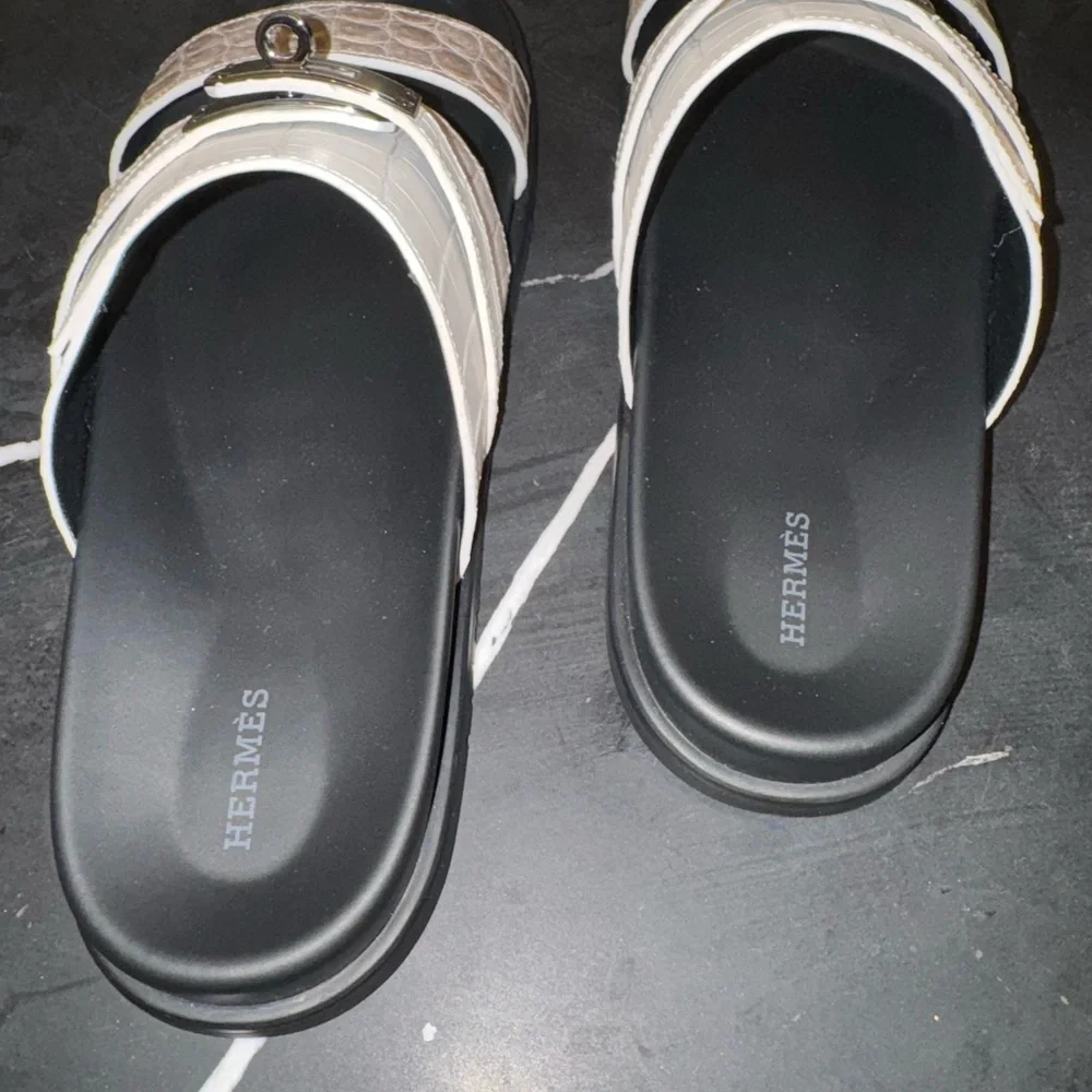 Hermes 2025 Jackson’s in Himalaya on Ruthenium Hardware (Size 46) - Picture 3 of 11